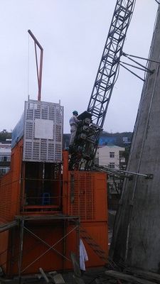 Buen precio 35 m/min Elevadores de construcción de acero Q345B en línea