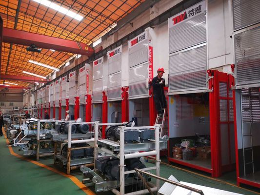 Buen precio Aterrizaje automático en el interior 63m/min Elevador de construcción resistente a la roya en línea