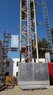 Buen precio Material de construcción de mástil único Elevador de construcción exterior de 21 m/min en línea