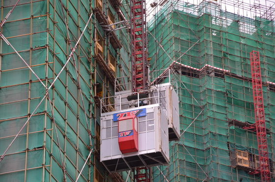 Elevador de carga de pasajeros de acero de jaula única de 55 kW para sitio de construcción SC300